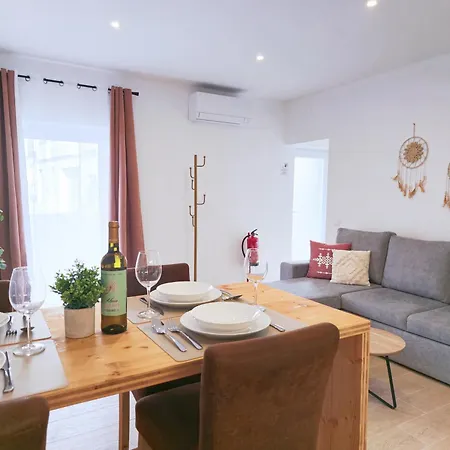 Casinha De - Cozy House, Ac & Wi-fi Feriehus Lagoa (Algarve)