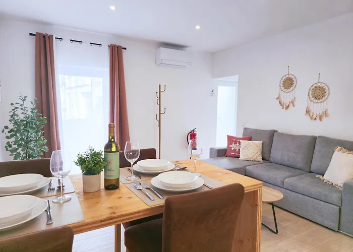 Casinha De - Cozy House, Ac & Wi-fi Semesterbostad Lagoa (Algarve)